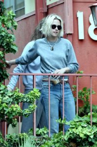 Kristen Stewart Out in Los Feliz 05/06/2016-7