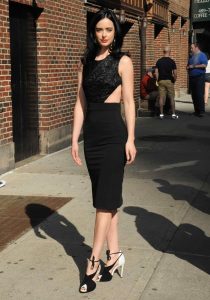 Krysten Ritter Attends Late Show With Stephen Colbert in NYC 05/20/2016-2