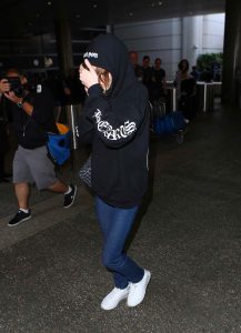 Lily Allen Was Seen at LAX Airport in Los Angeles 05/15/2016-4