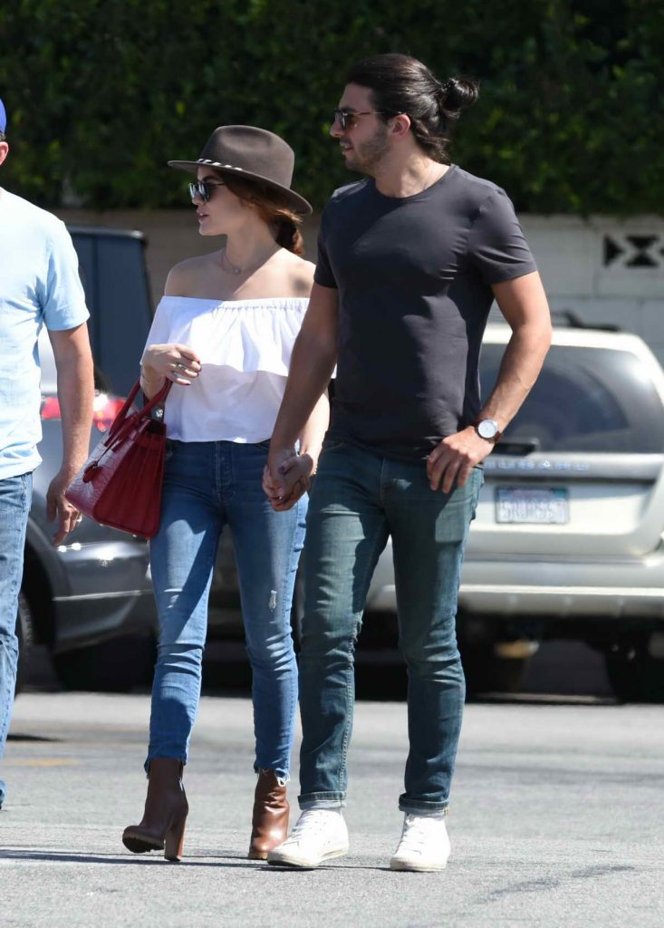 Lucy Hale Out Shopping With a Friends Los Angeles 05/27/2016-1