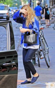 Mary-Kate Olsen Goes Shopping at Versace in SoHo, NY 05/27/2016-4