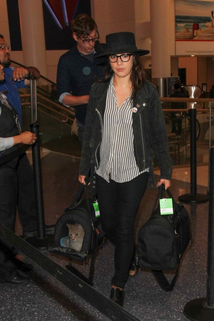 Michelle Branch Was Seen at Los Angeles International Airport 05/27/2016-1