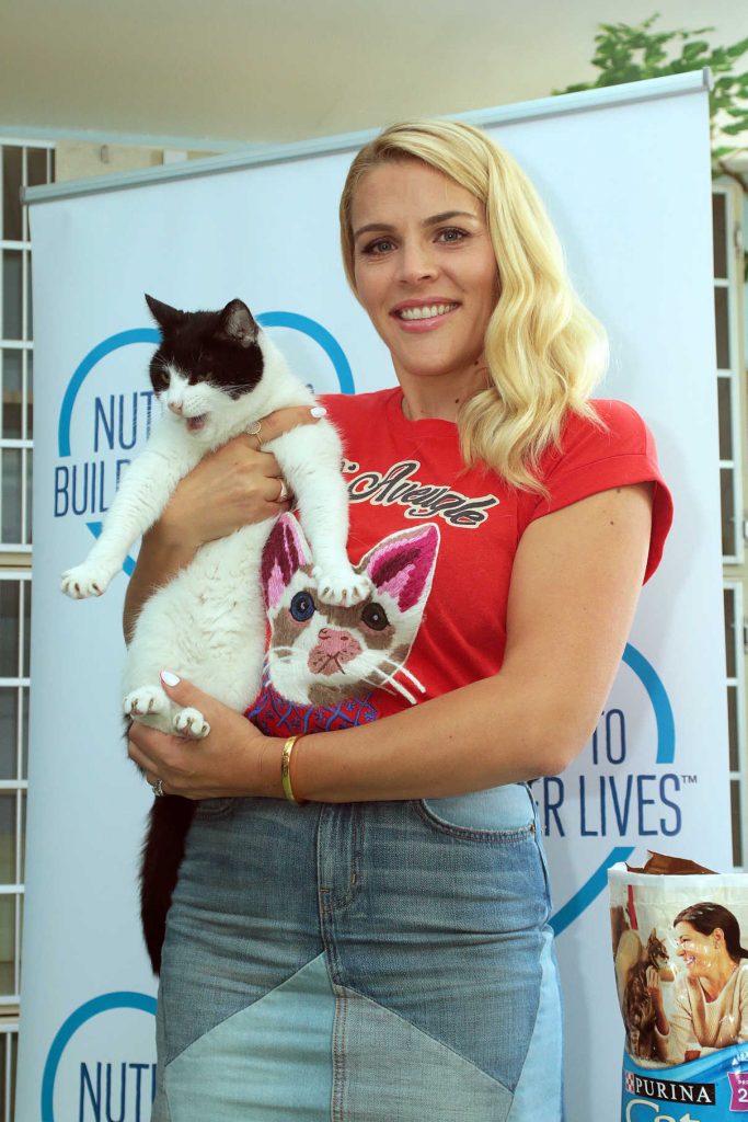 Busy Philipps Visits an Animal Shelter in New York City 06/29/2016-1