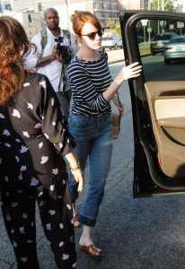 Emma Stone Leaves a Hair Salon in Los Angeles 06/08/2016-5