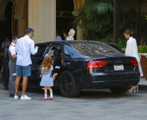 Jessica Alba Was Seen at the Four Seasons Hotel in Beverly Hills 06/19/2016-3