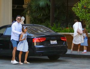 Jessica Alba Was Seen at the Four Seasons Hotel in Beverly Hills 06/19/2016-4