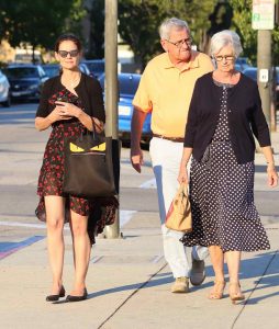 Katie Holmes Was Spotted in Calabasas 04/06/2016-2