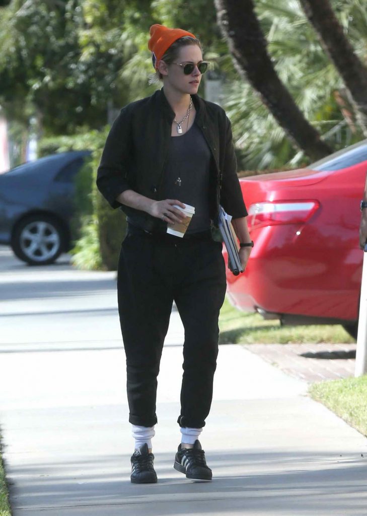 Kristen Stewart Was Seen Out in Los Angeles 06/15/2016-1