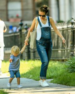 Olivia Wilde Out in New York City 06/07/2016-3