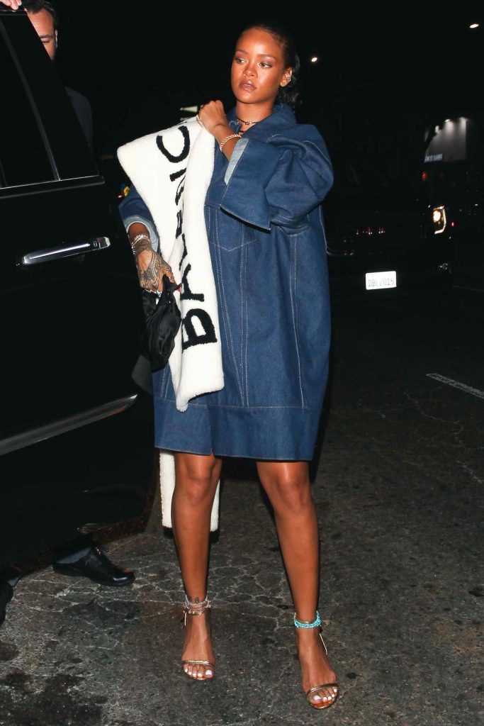 Rihanna Was Seen Out in West Hollywood 06/11/2016-1