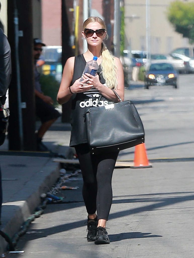 Ashlee Simpson Visits a Gym in Studio City 07/18/2016-1