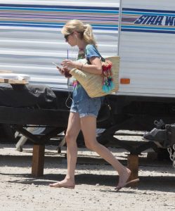 Emma Roberts on the Set of Scream Queens in Los Angeles 07/27/2016-7