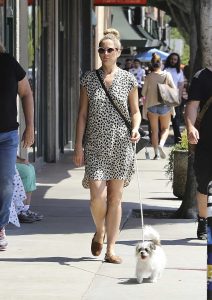 Judy Greer Walks in Los Angeles 07/01/2016-3