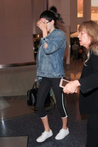 Kendall Jenner Arrives at LAX Airport in Los Angeles 07/01/2016-4