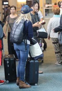 Reese Witherspoon Was Seen at Airport in Vancouver 07/17/2016-4