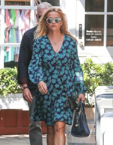 Reese Witherspoon Was Seen Out in Brentwood 07/29/2016-5