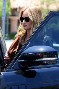 Rosie Huntington-Whiteley Stops By at CVS Pharmacy in Malibu 07/02/2016-2