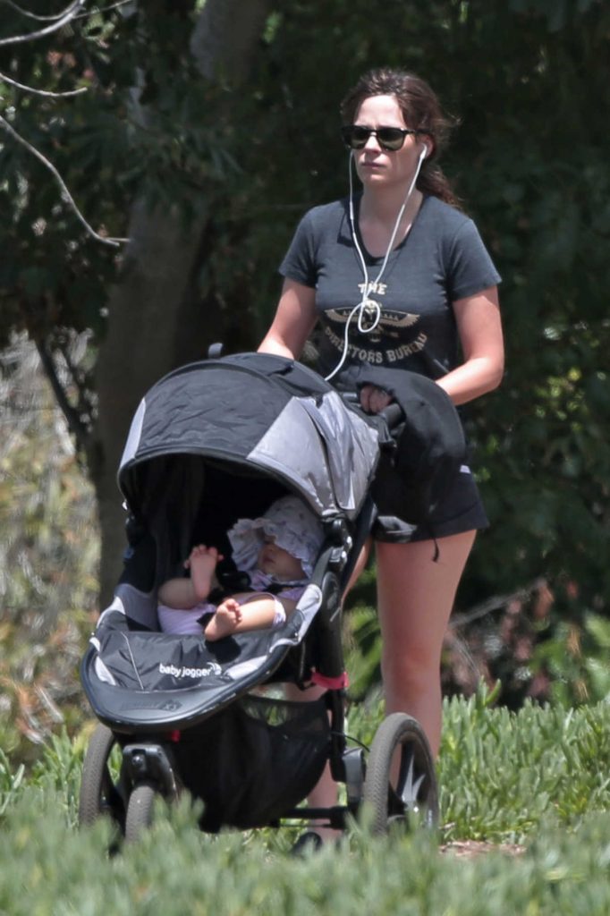 Zooey Deschanel Was Seen With Her Baby in Los Angeles 07/17/2016-1