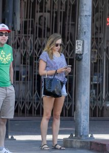 Elizabeth Olsen Was Seen Out in Hollywood 08/07/2016-4