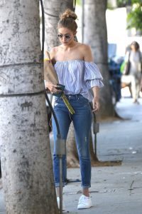 Gigi Hadid Was Seen Out in Los Angeles 08/10/2016-2