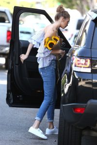 Gigi Hadid Was Seen Out in Los Angeles 08/10/2016-5