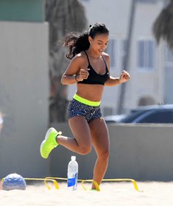 Karrueche Tran Does Fitness Session at the Beach in Venice 08/02/2016-4