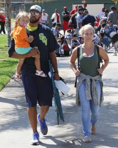 Kendra Wilkinson Was Seen With Her Family in Los Angeles 08/27/2016-4