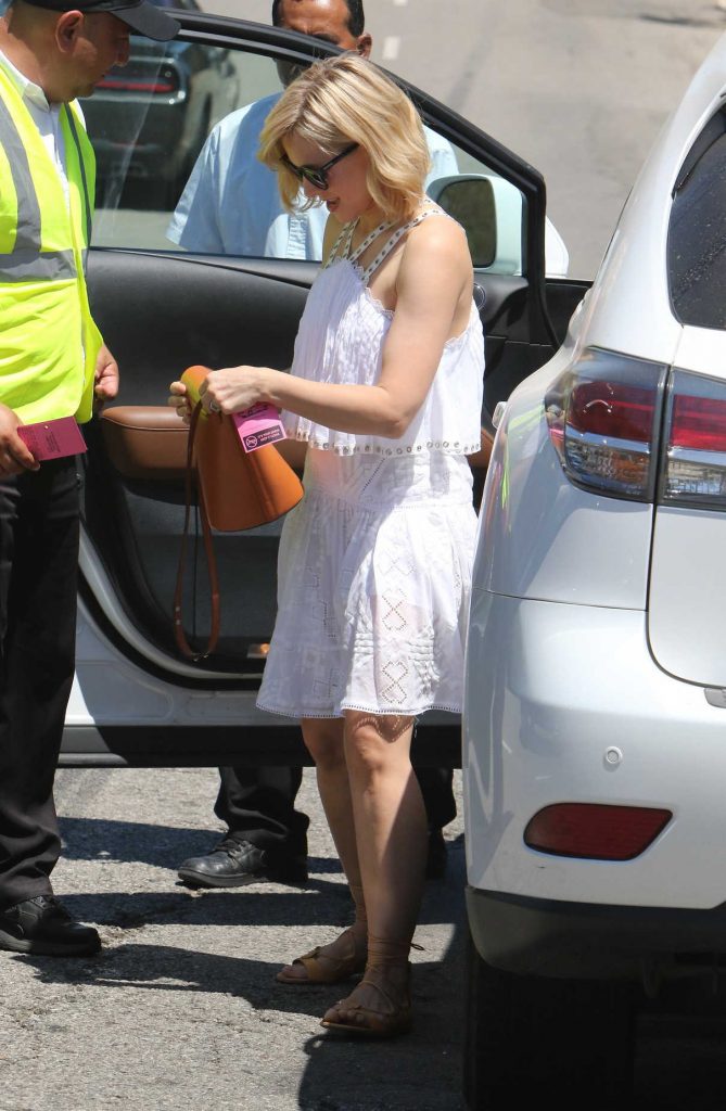 Kristen Bell Arrives to the In Style Gifting Suite in Brentwood, California 08/14/2016-1