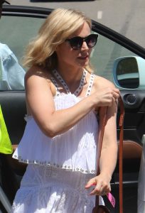 Kristen Bell Arrives to the In Style Gifting Suite in Brentwood, California 08/14/2016-4