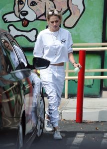 Kristen Stewart Was Seen Out in Los Feliz 08/27/2016-2