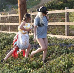 Lady Gaga Walks Barefoot on Spiky Shrubs in Malibu 08/26/2016-2