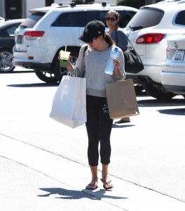 Lea Michele Was Seen Out in Brentwood 08/18/2016-2