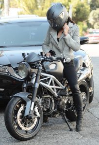 Michelle Rodriguez Was Seen Out on Abbot Kinney Boulevard in Venice 08/28/2016-5