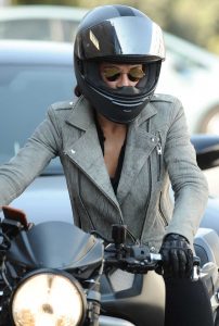 Michelle Rodriguez Was Seen Out on Abbot Kinney Boulevard in Venice 08/28/2016-7