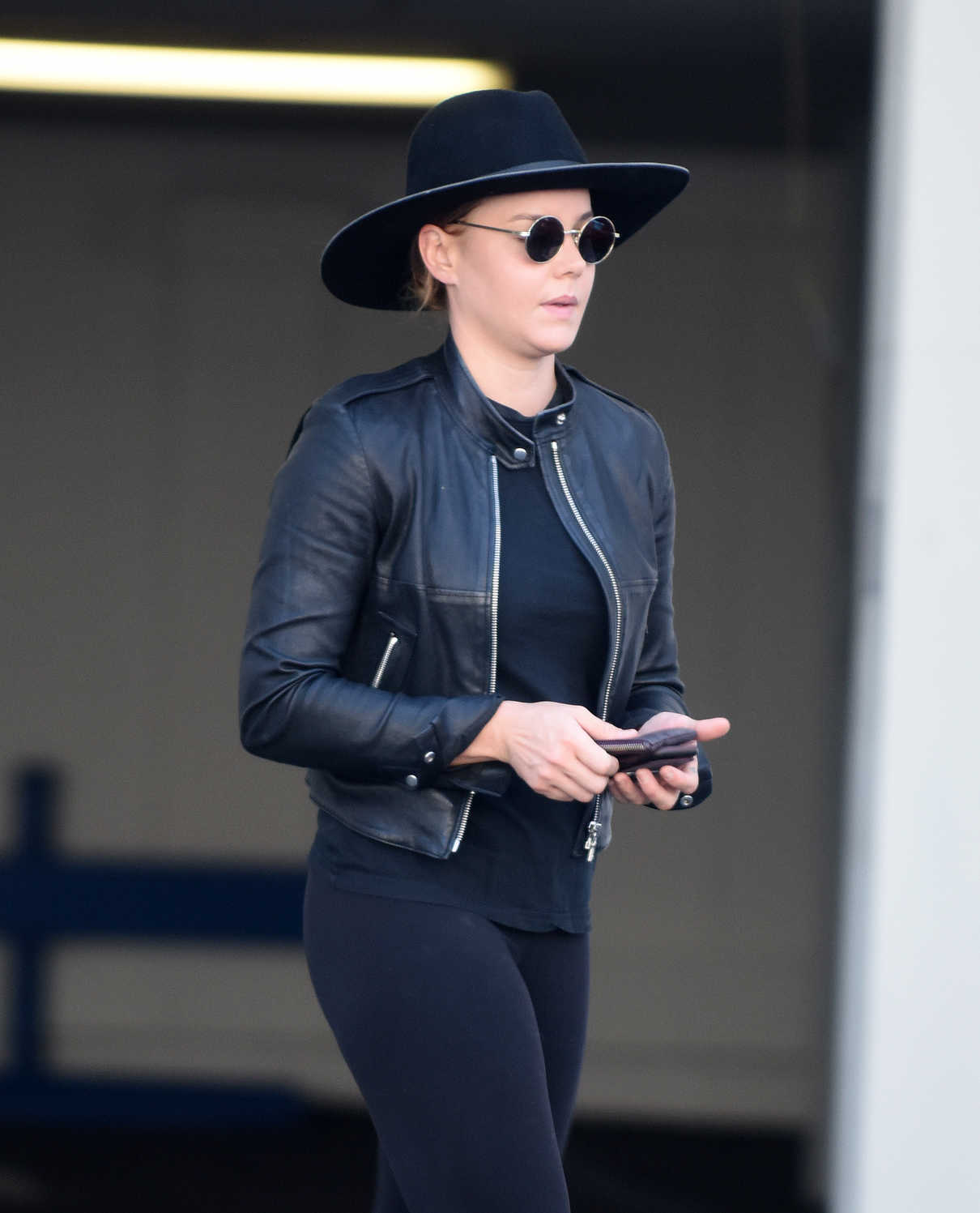 Abbie Cornish Was Seen Out in Beverly Hills 09/28/2016-3