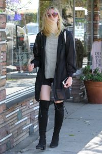 Elle Fanning Gets Shopping at Aroma Cafe in Studio City 09/08/2016-5