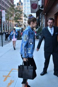 Gigi Hadid Returns to Her Apartment in NYC 09/15/2016-5