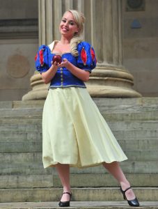 Jorgie Porter Does a Photocall to Promote Panto in Cheshire 09/06/2016-2