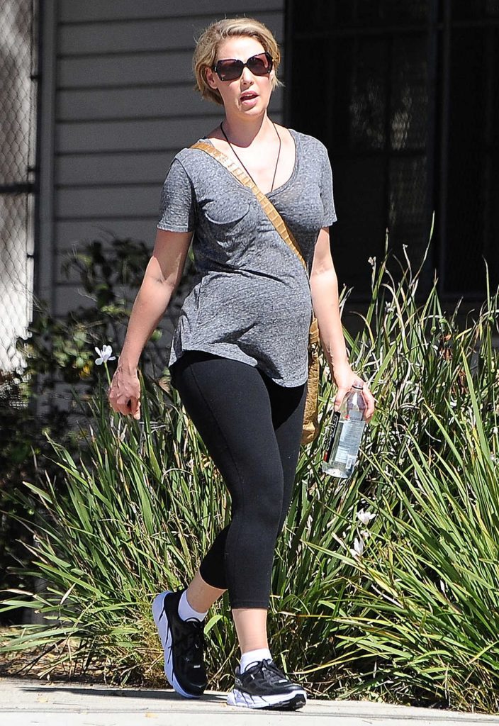 Katherine Heigl Was Seen Out in Los Angeles 09/24/2016-1