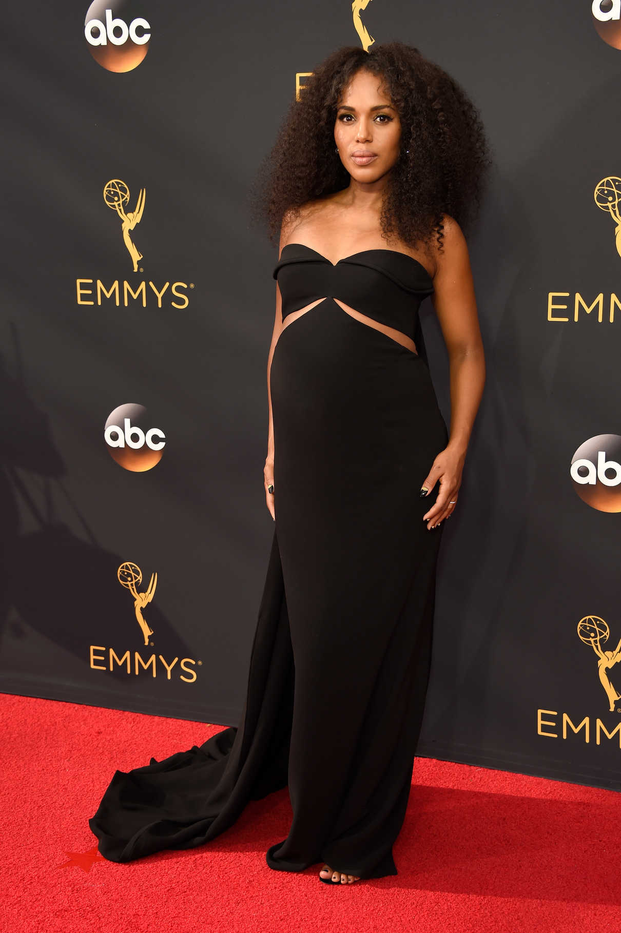 Kerry Washington at the 68th Emmy Awards in Los Angeles 09/18/2016-2