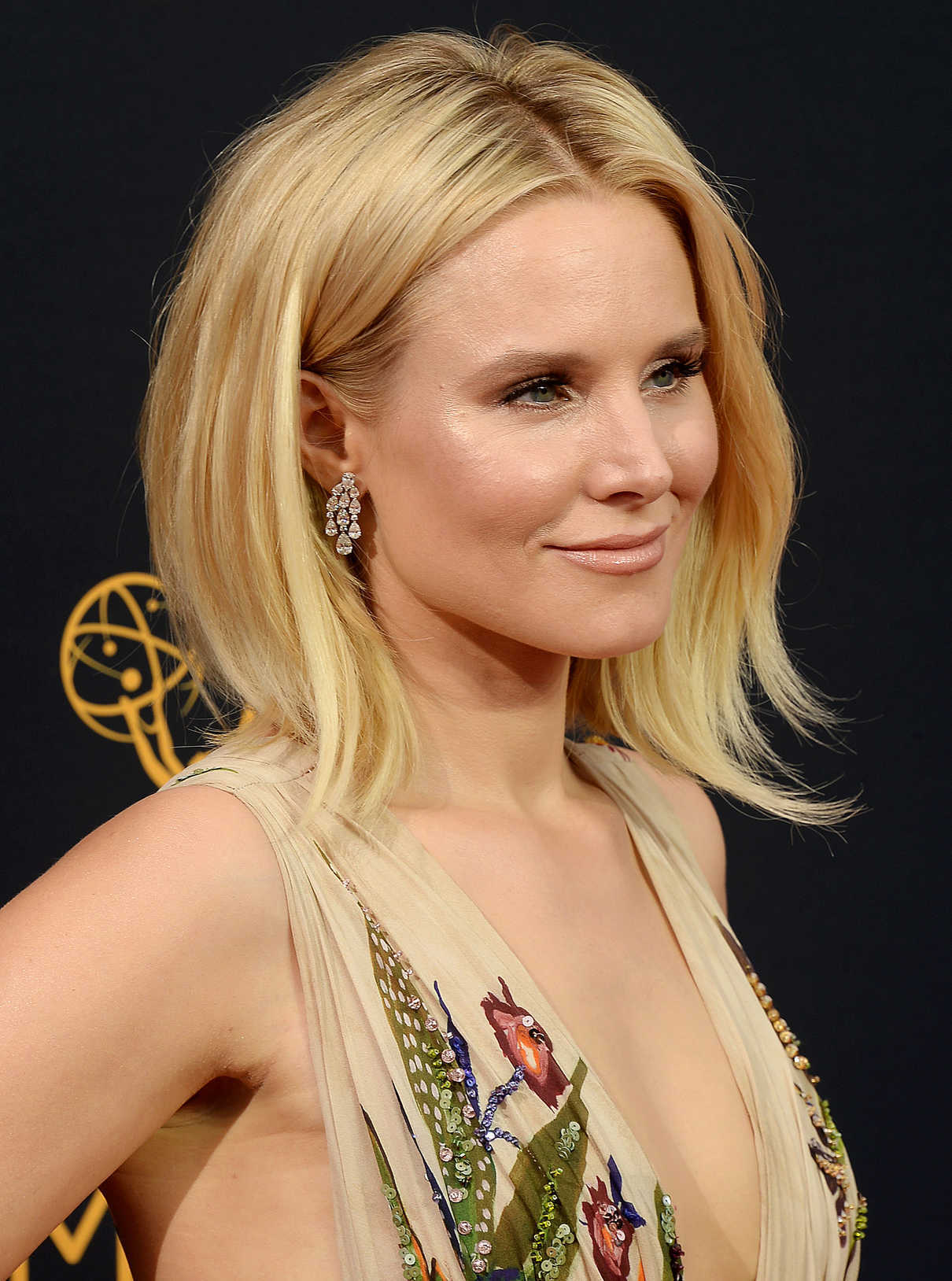 Kristen Bell at the 68th Emmy Awards in Los Angeles 09/18/2016-5