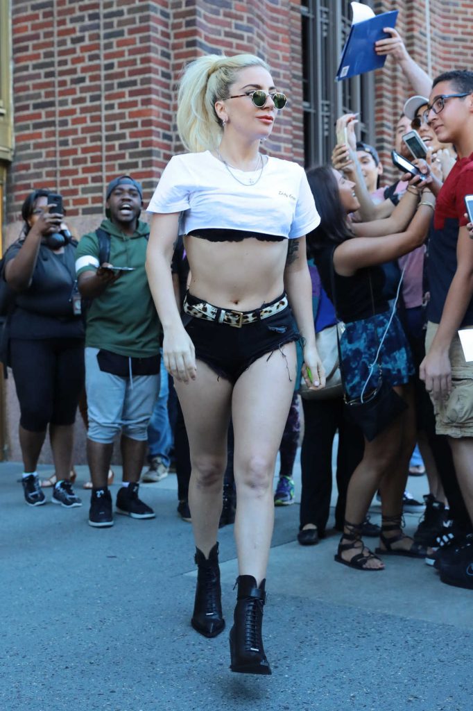 Lady Gaga Leaves Her Apartment in New York 09/12/2016-1