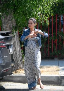 Mila Kunis Shows Her Baby Bump Out in Los Angeles 09/02/2016-2