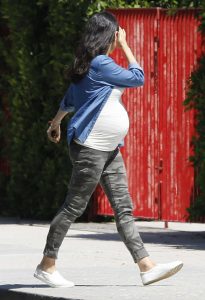 Mila Kunis Was Seen Out in Los Angeles 09/09/2016-4