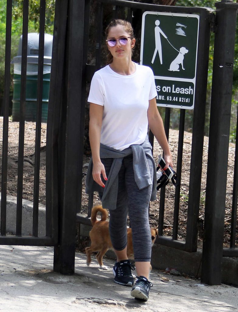 Minka Kelly Walks Her Dog in Hollywood 09/12/2016-1