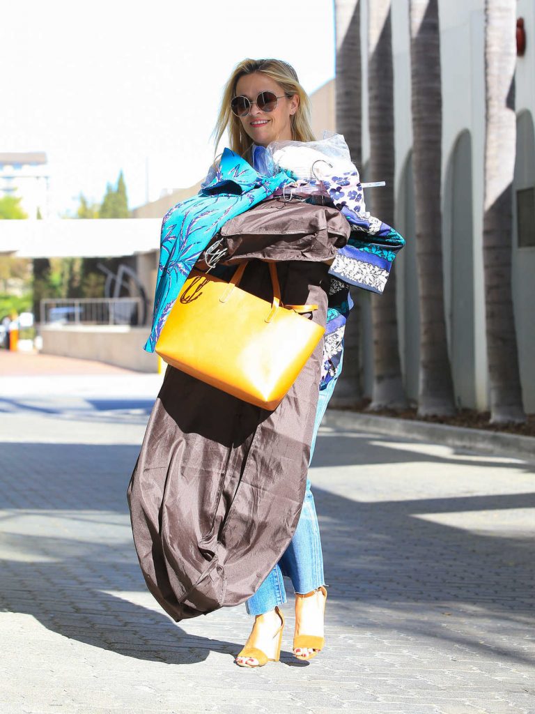 Reese Witherspoon Leaves Her Office in Los Angeles 08/31/2016-1