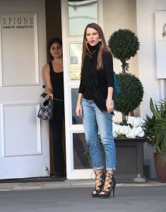 Sofia Vergara Leaves Epione Skin Care in Beverly Hills 08/31/2016-3