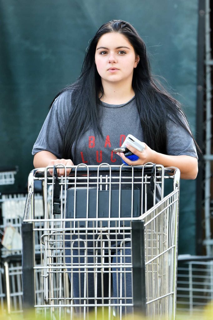 Ariel Winter Goes Shopping at Whole Foods in Studio City 10/11/2016-1