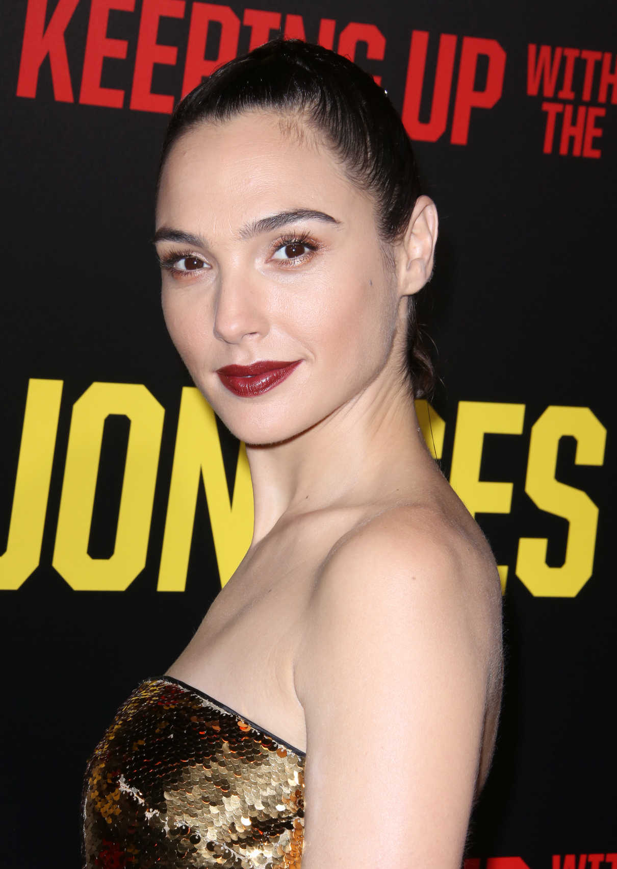 Gal Gadot at the Keeping Up With the Joneses Premiere in Los Angeles 10/08/2016-4