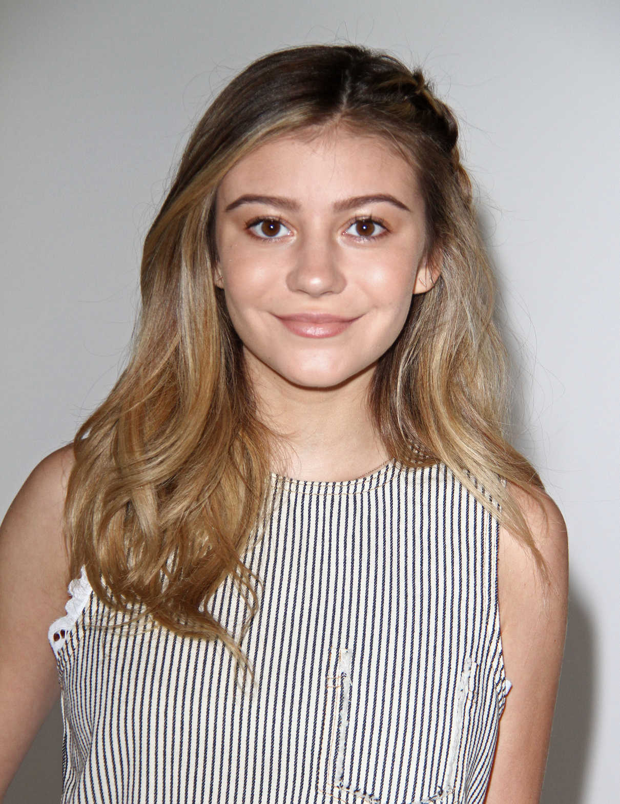 Genevieve Hannelius at the AIDS Foundation's A Time For Heroes in Los Angeles 10/23/2016-4